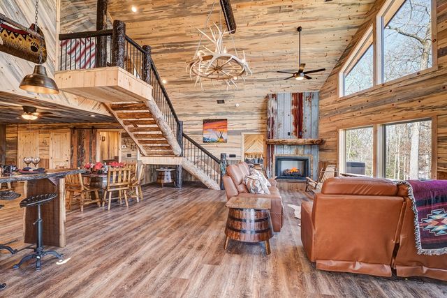 187 Briar Woods Lane, Blue Ridge, GA 30513