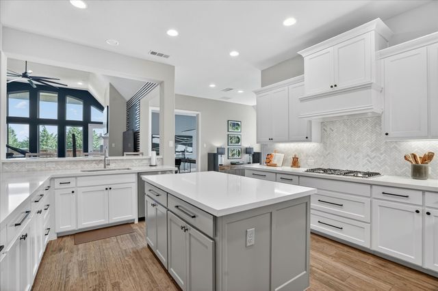2825 Shane Drive, Midlothian, TX 76065