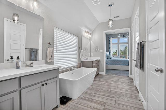 2825 Shane Drive, Midlothian, TX 76065