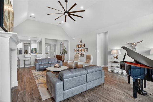 2825 Shane Drive, Midlothian, TX 76065