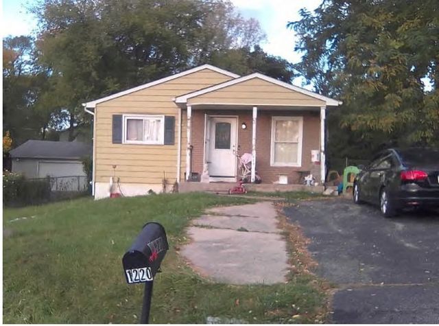1220 Woodridge Drive, Round Lake Beach, IL 60073