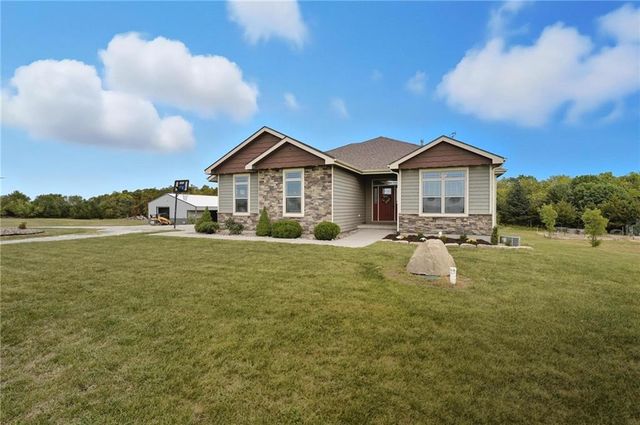 4385 Missouri Drive, Ottawa, KS 66067