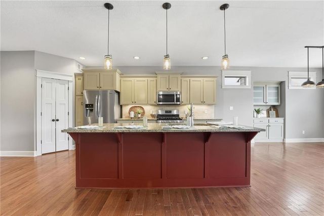 4385 Missouri Drive, Ottawa, KS 66067