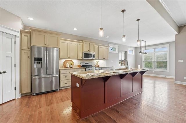 4385 Missouri Drive, Ottawa, KS 66067