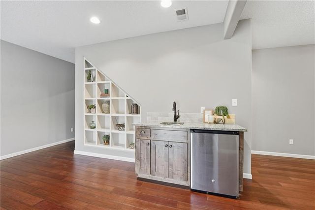 4385 Missouri Drive, Ottawa, KS 66067