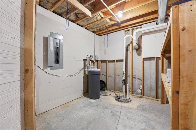 4385 Missouri Drive, Ottawa, KS 66067