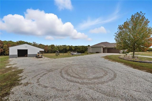 4385 Missouri Drive, Ottawa, KS 66067