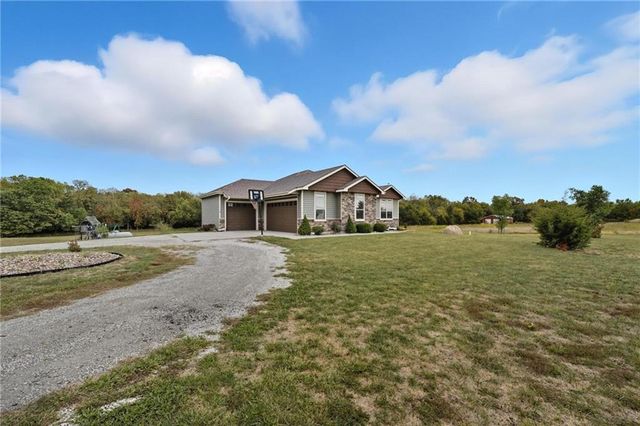 4385 Missouri Drive, Ottawa, KS 66067