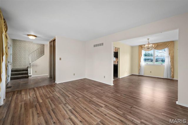 9542 General Lee Drive, St Louis, MO 63126