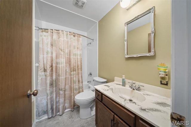 9542 General Lee Drive, St Louis, MO 63126