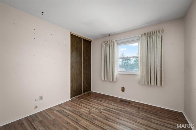 9542 General Lee Drive, St Louis, MO 63126