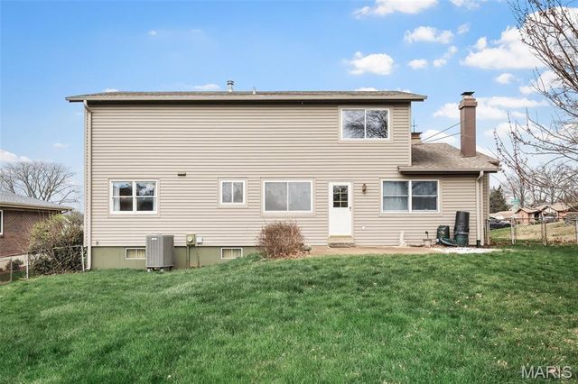 9542 General Lee Drive, St Louis, MO 63126