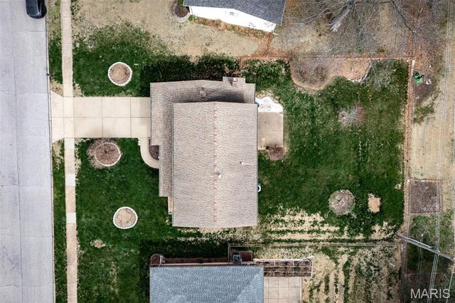 9542 General Lee Drive, St Louis, MO 63126