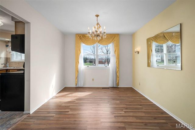 9542 General Lee Drive, St Louis, MO 63126