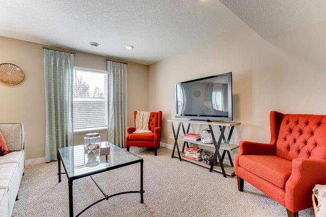 8963 Joliet Avenue S, Cottage Grove, MN 55016