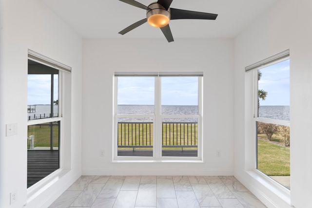 10 S Sunset Harbour, Freeport, FL 32439