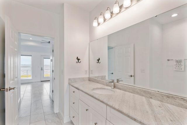 10 S Sunset Harbour, Freeport, FL 32439