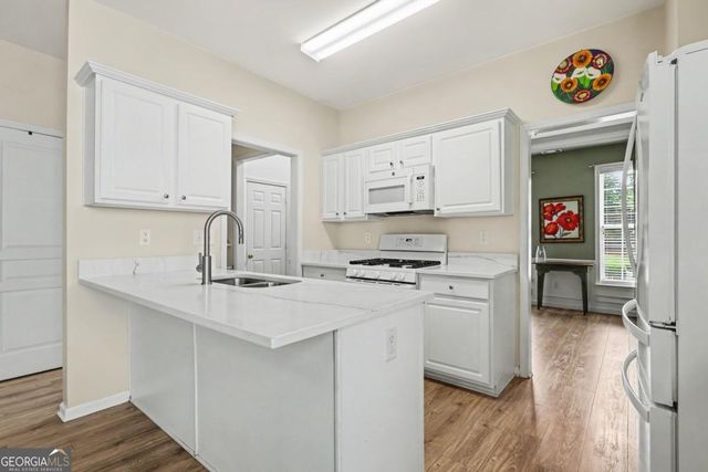 3324 Hampreston Way NW, Kennesaw, GA 30144