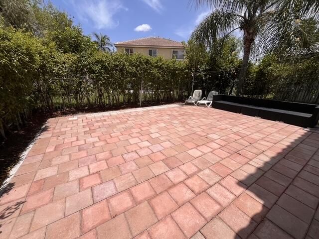 1869 Aspen Lane, Weston, FL 33327