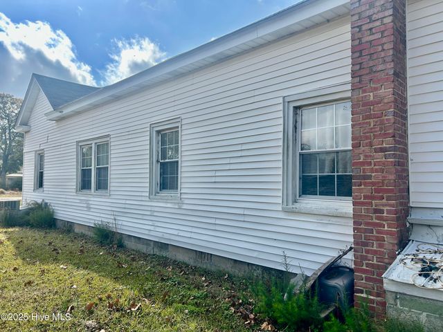 1097 James Street, Robersonville, NC 27871