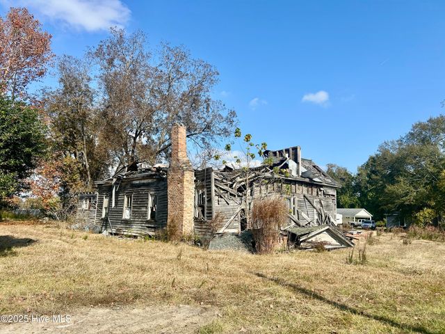 1097 James Street, Robersonville, NC 27871