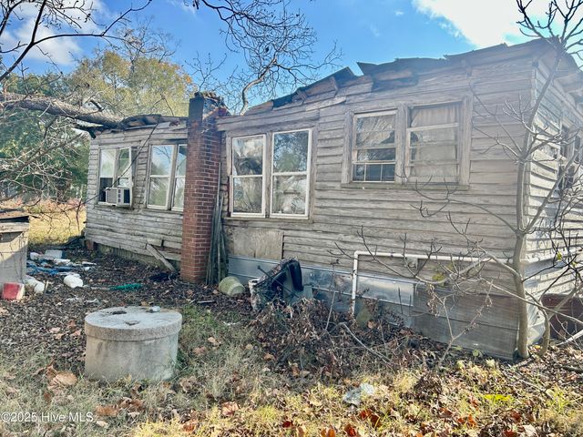 1097 James Street, Robersonville, NC 27871