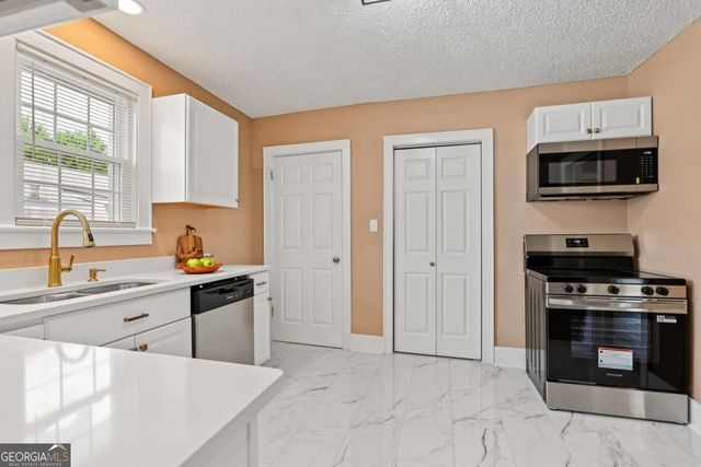 3106 Falligant Avenue, Thunderbolt, GA 31404