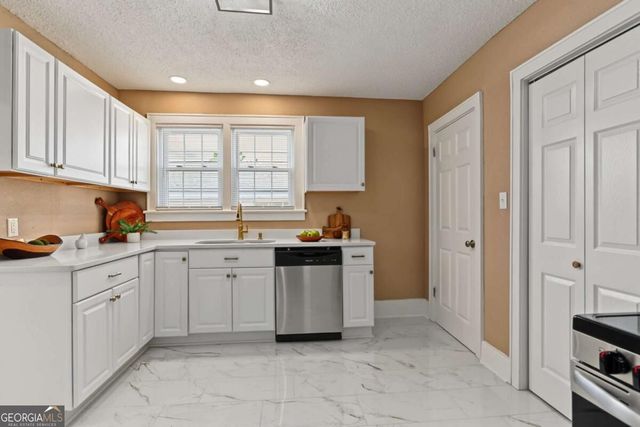 3106 Falligant Avenue, Thunderbolt, GA 31404