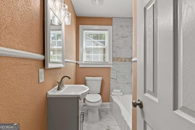 3106 Falligant Avenue, Thunderbolt, GA 31404