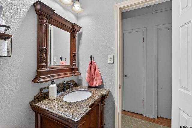 16884 County Road 3147, Tyler, TX 75706