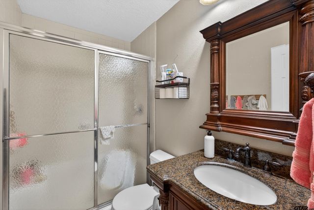 16884 County Road 3147, Tyler, TX 75706