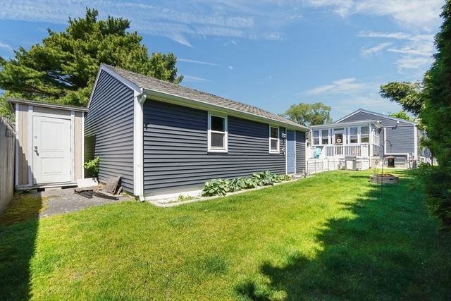 58 Sylvia St, New Bedford, MA 02745