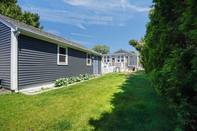 58 Sylvia St, New Bedford, MA 02745
