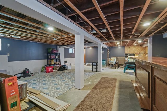 58 Sylvia St, New Bedford, MA 02745