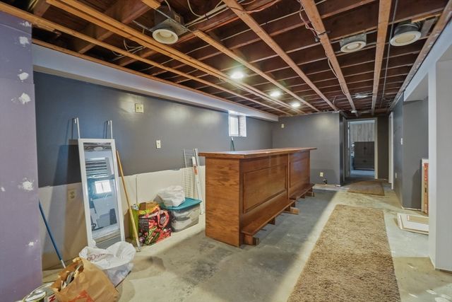 58 Sylvia St, New Bedford, MA 02745