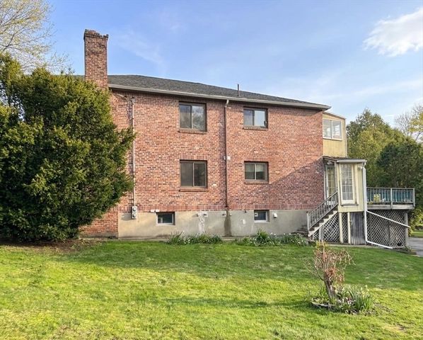 9 Reservoir Rd 2, Brookline, MA 02467