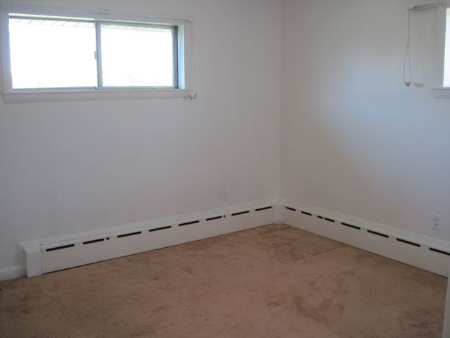 324 Hillside Rd, North Andover, MA 01845