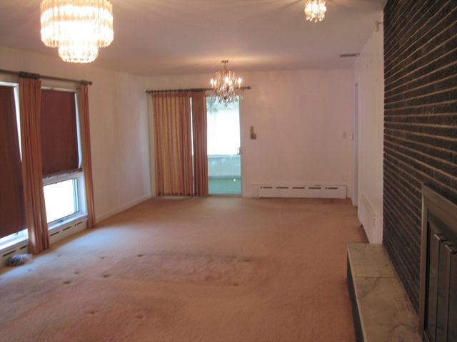324 Hillside Rd, North Andover, MA 01845
