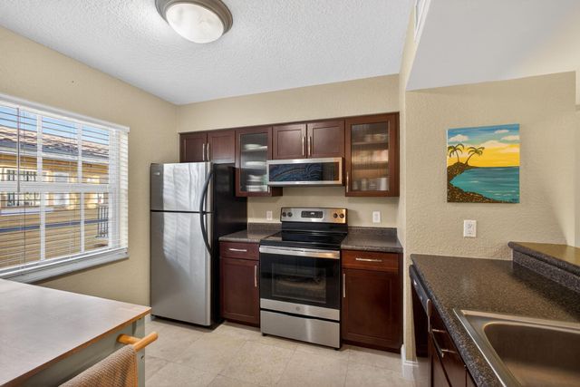 1040 Lake Shore Dr 203, Lake Park, FL 33403