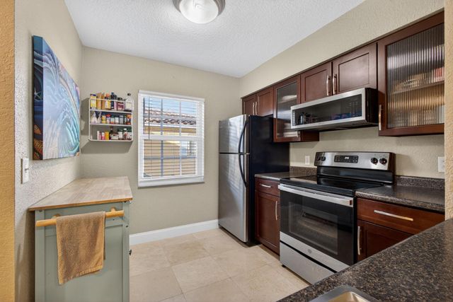 1040 Lake Shore Dr 203, Lake Park, FL 33403