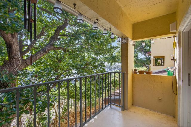 1040 Lake Shore Dr 203, Lake Park, FL 33403