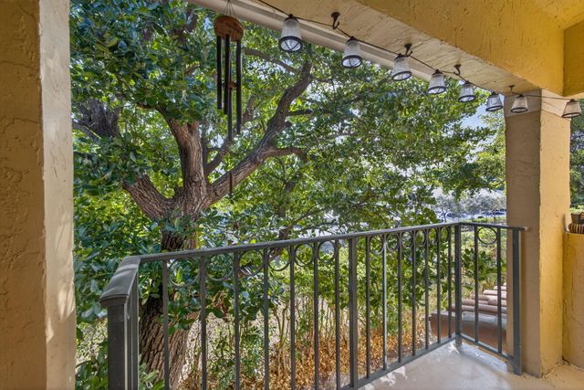 1040 Lake Shore Dr 203, Lake Park, FL 33403