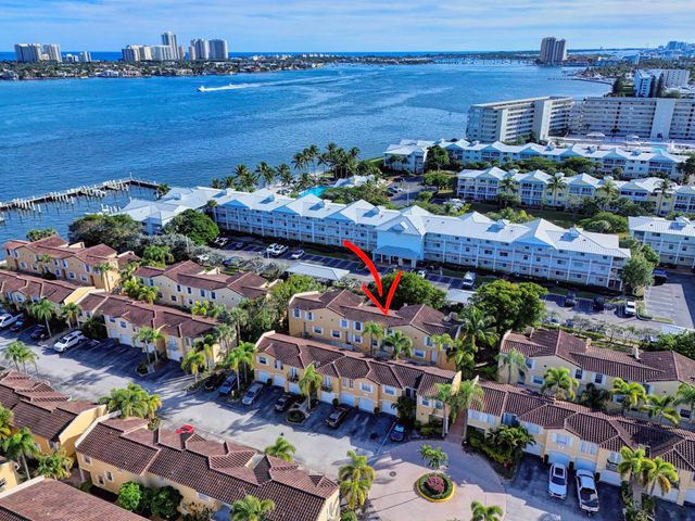 1040 Lake Shore Dr 203, Lake Park, FL 33403