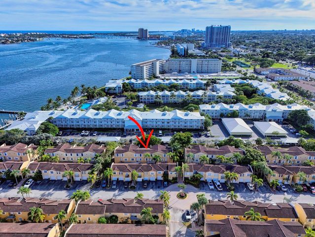 1040 Lake Shore Dr 203, Lake Park, FL 33403