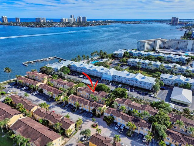 1040 Lake Shore Dr 203, Lake Park, FL 33403