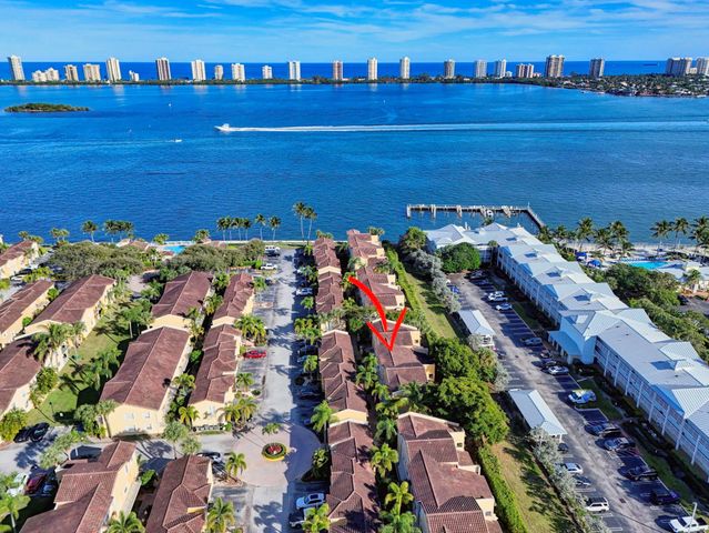 1040 Lake Shore Dr 203, Lake Park, FL 33403