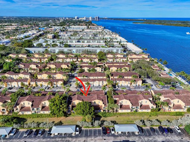 1040 Lake Shore Dr 203, Lake Park, FL 33403