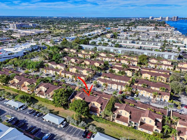 1040 Lake Shore Dr 203, Lake Park, FL 33403