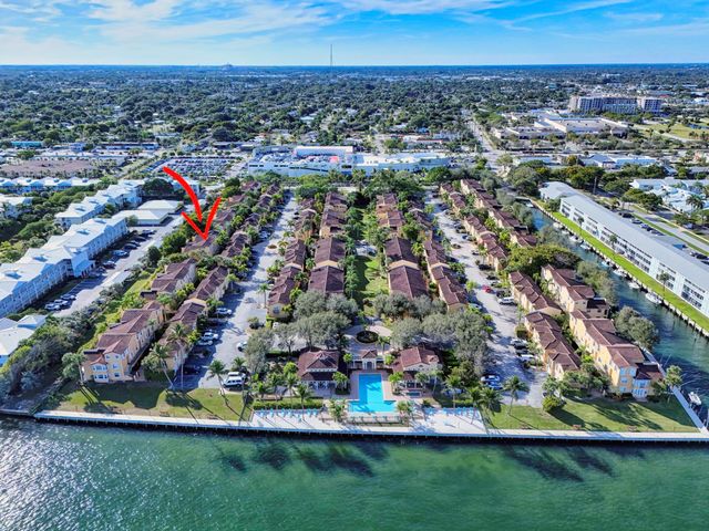 1040 Lake Shore Dr 203, Lake Park, FL 33403
