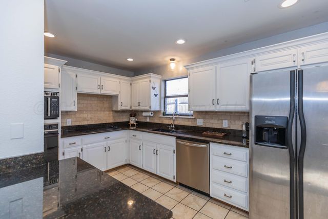 2516 N DOGWOOD Lane, Pampa, TX 79065